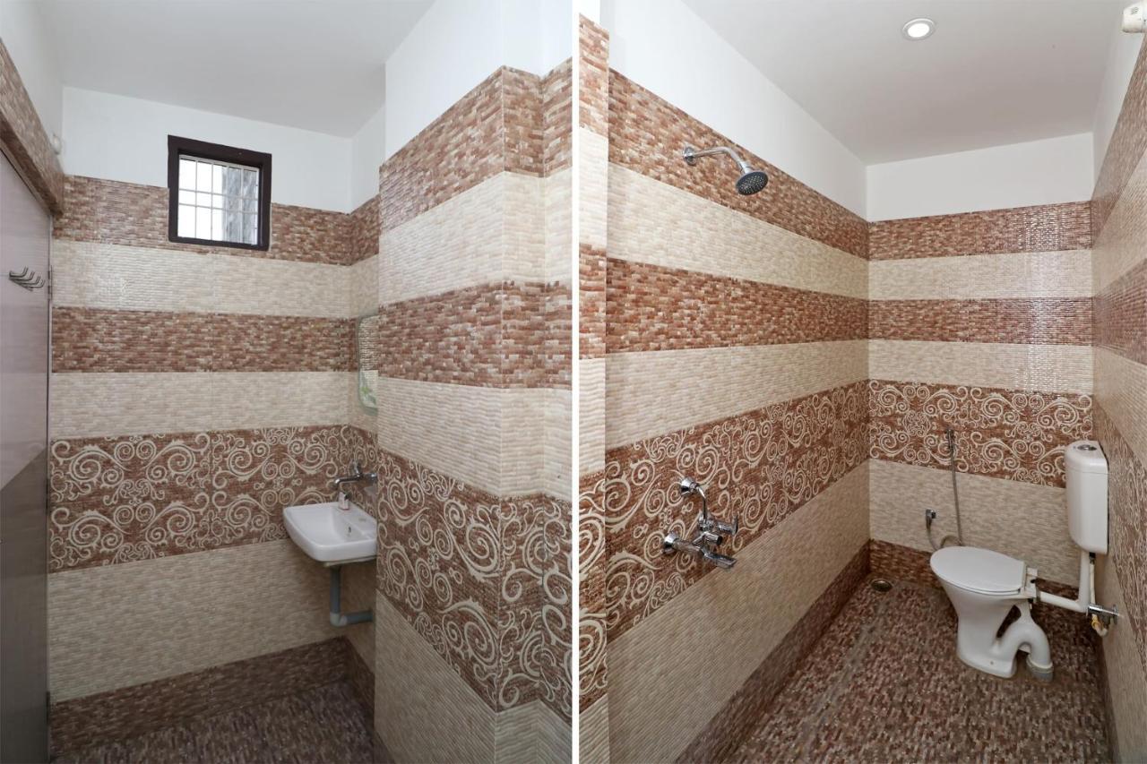 Capital O 11480 Hotel Blue Star Βαρανάσι Εξωτερικό φωτογραφία