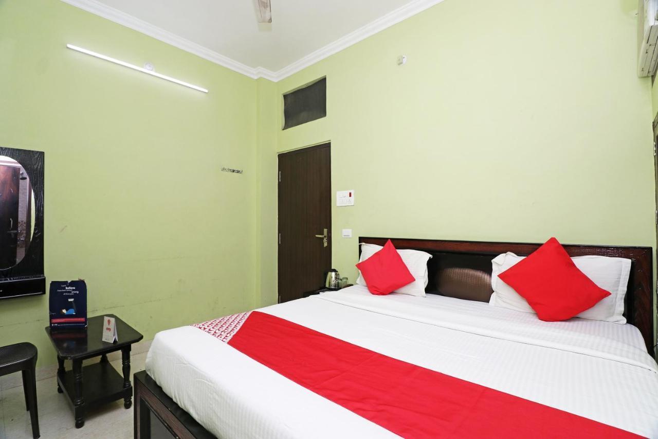 Capital O 11480 Hotel Blue Star Βαρανάσι Εξωτερικό φωτογραφία