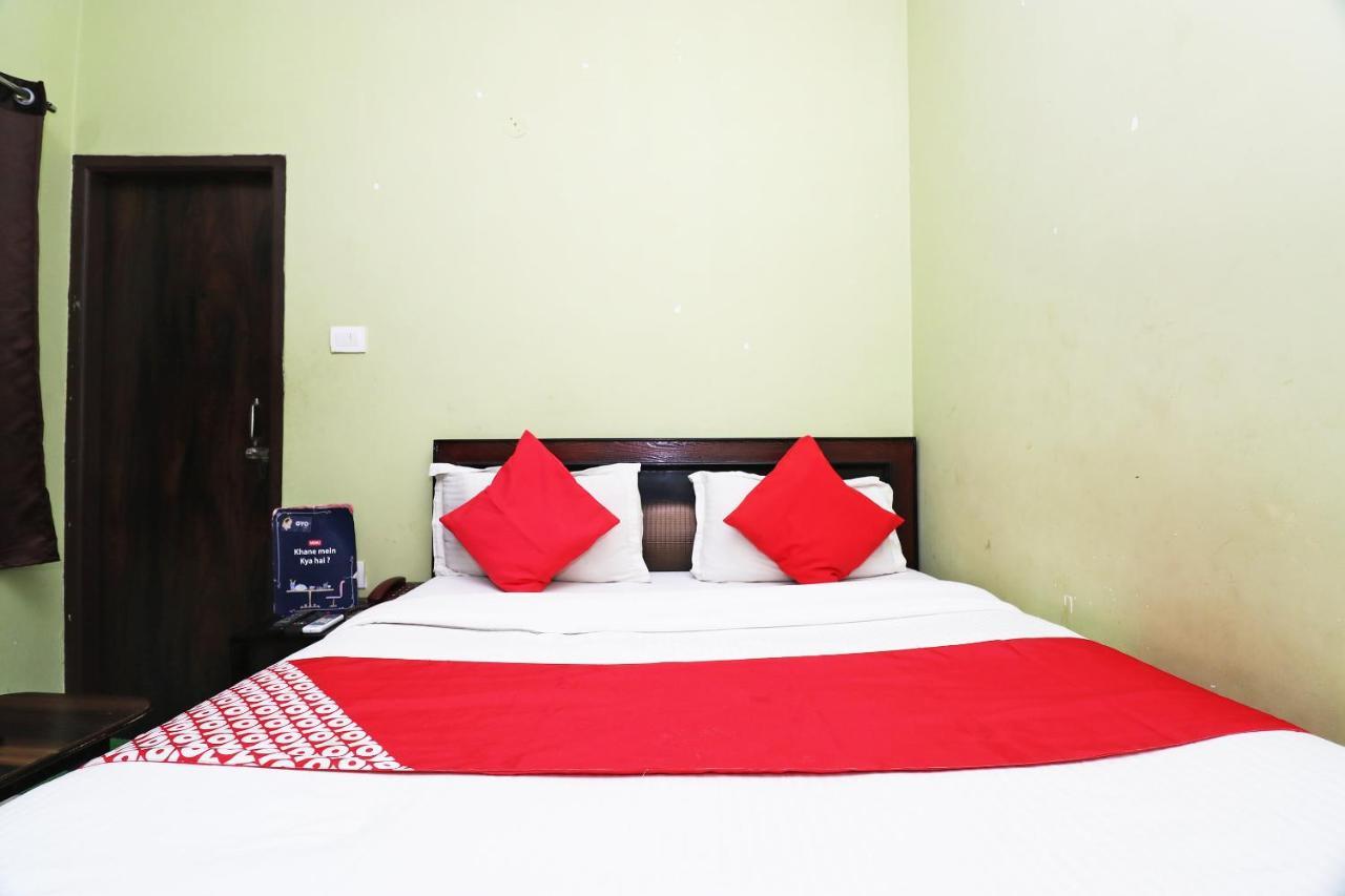 Capital O 11480 Hotel Blue Star Βαρανάσι Εξωτερικό φωτογραφία