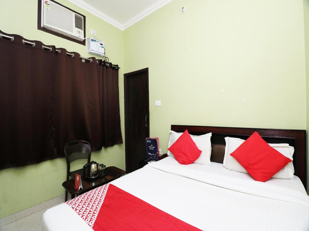 Capital O 11480 Hotel Blue Star Βαρανάσι Εξωτερικό φωτογραφία